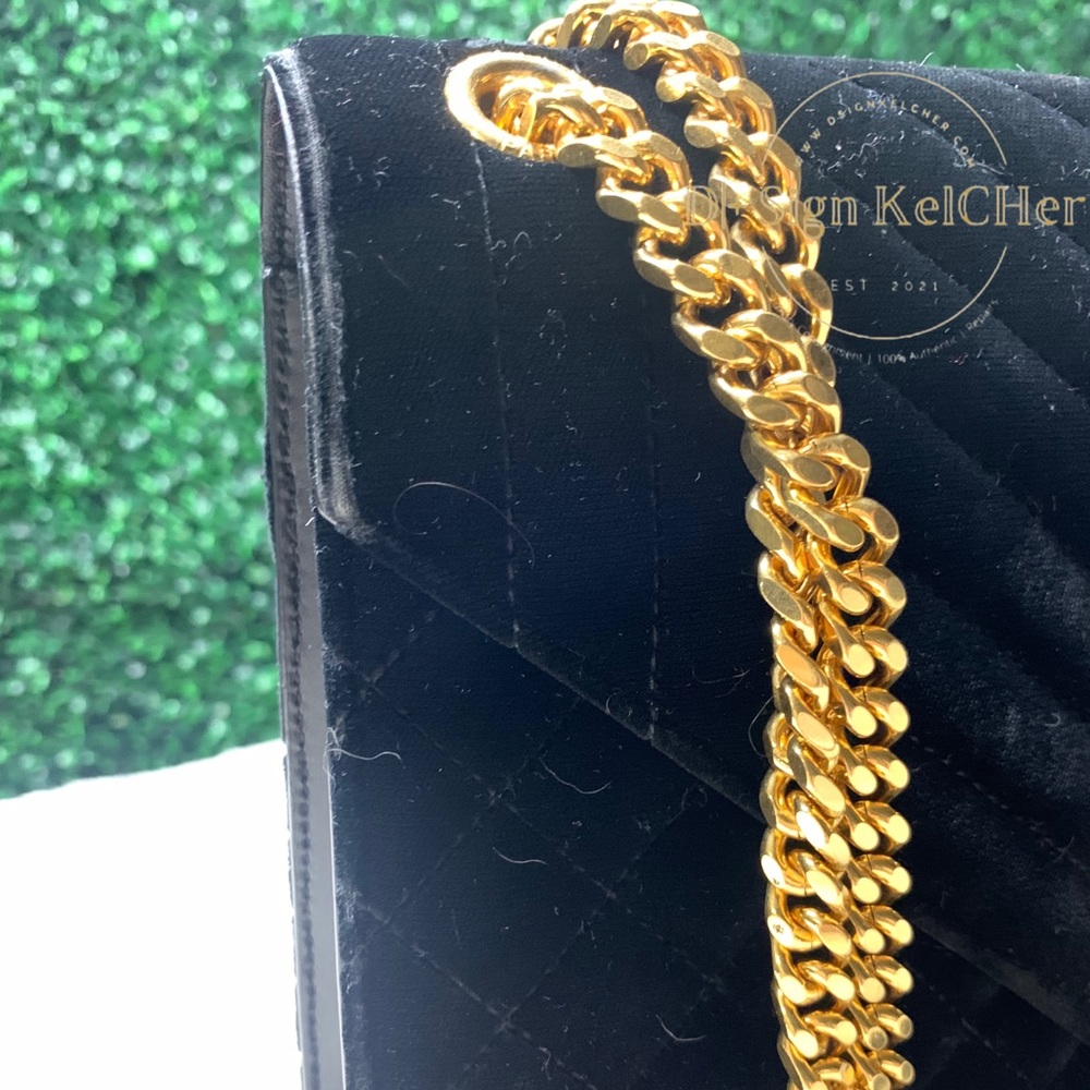 Yves Saint Laurent Velvet Monogram Triquilt Envelope Bag in Black - Picture 2 of 16